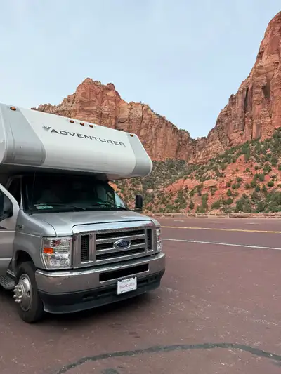 Well loved motorhome looking for new home and new adventures. On board generator with 210 hrs and th...