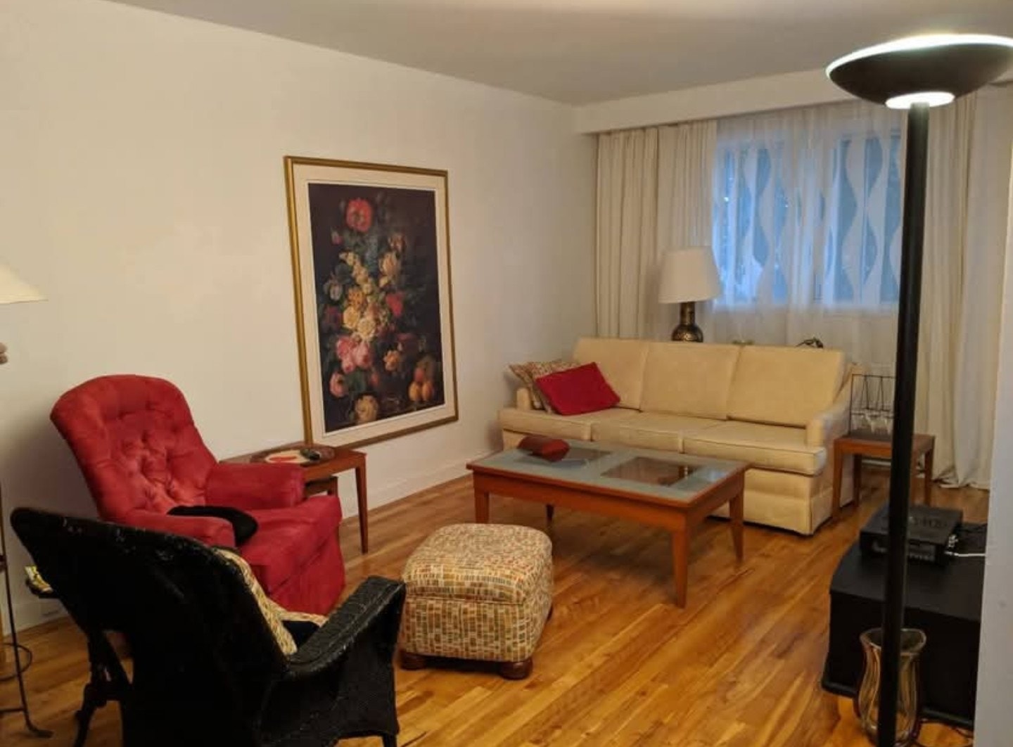 Très beau, spacieux 5 1/2 en haut d'un duplex — photo 1
