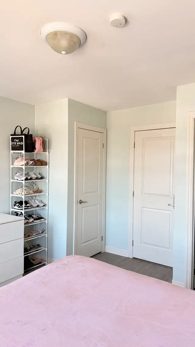 Private room + bath in Room Rentals & Roommates in Oshawa / Durham Region - Image 4