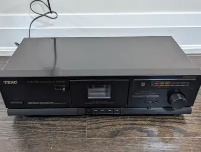 Teac V-3900CHX Cassette Deck for sale Sounds amazing, All functionalities are intact In great cosmet...