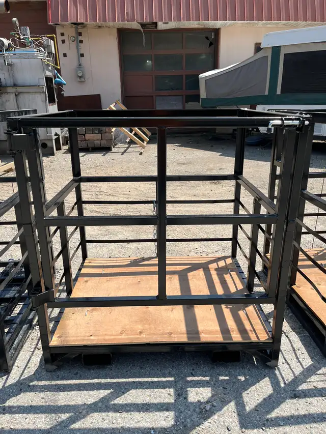 Small Work Platforms  – DeVries Custom Welding in Other Business & Industrial in London - Image 6