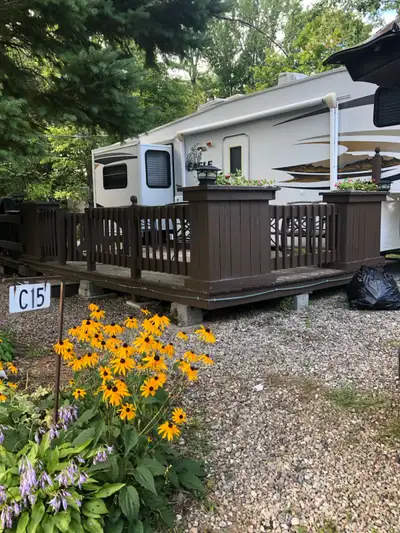 Jayco Superlight. 31Ft. 5th Wheel. Large living space. With 2 Sldeouts opposite each other. Electric...