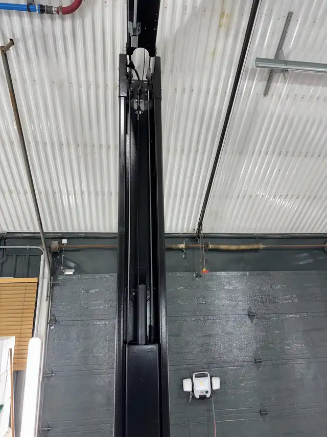 Lifts extra large Challenger 12,000LBS, 10 pieds entre poteaux in Other Business & Industrial in Granby - Image 5