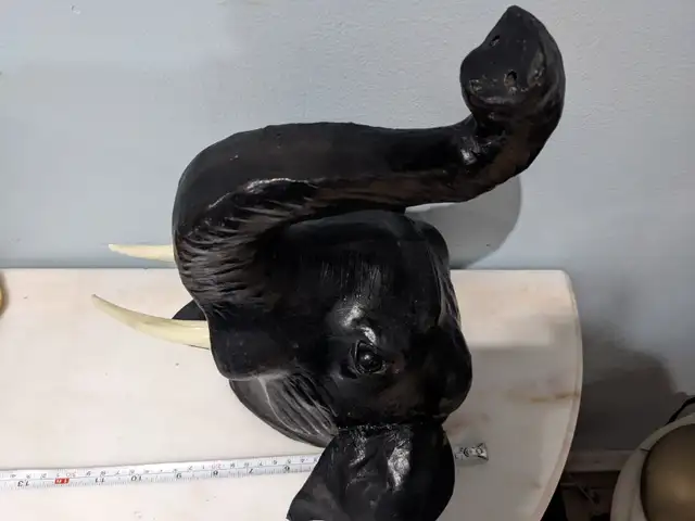 Large elephant wall mount head leather display in Arts & Collectibles in City of Toronto - Image 10