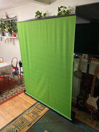 GREEN SCREEN PORTABLE RETRACTABLE for CHANGING VIDEO BACKGROUND 