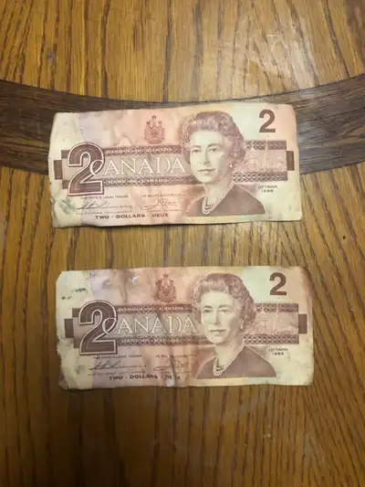 tow of $2 Dollars Banknote [1986 Canada Bank of Canada], View more
