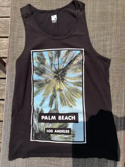 Men’s sleeveless tanks, View more