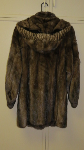 manteau de vison dans Femmes - Hauts et vêtements d'extérieur  à Lanaudière - Image 2