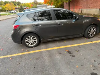2013 Mazda 3 hatchback SKY Sunroof, leather seats, power windows, a/c recently work done: breaks, ro...