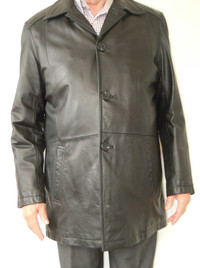 Men’s Danier real leather coat with detachable lining. Size Larg