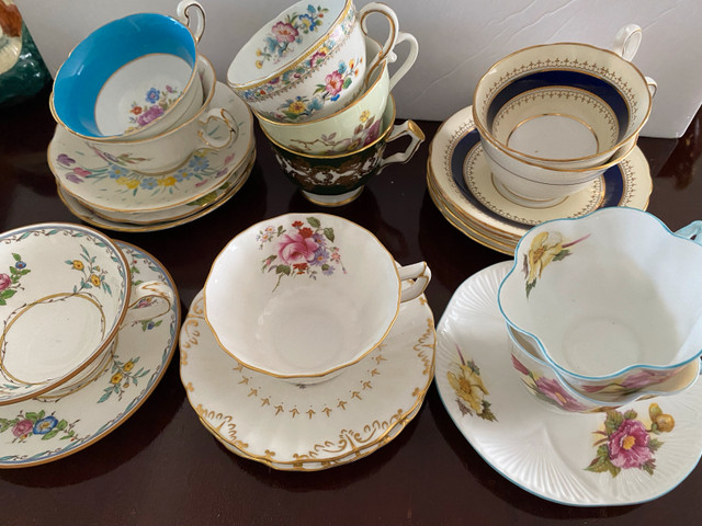 mix and match tea cups and saucers in Arts & Collectibles in Kitchener / Waterloo - Image 4