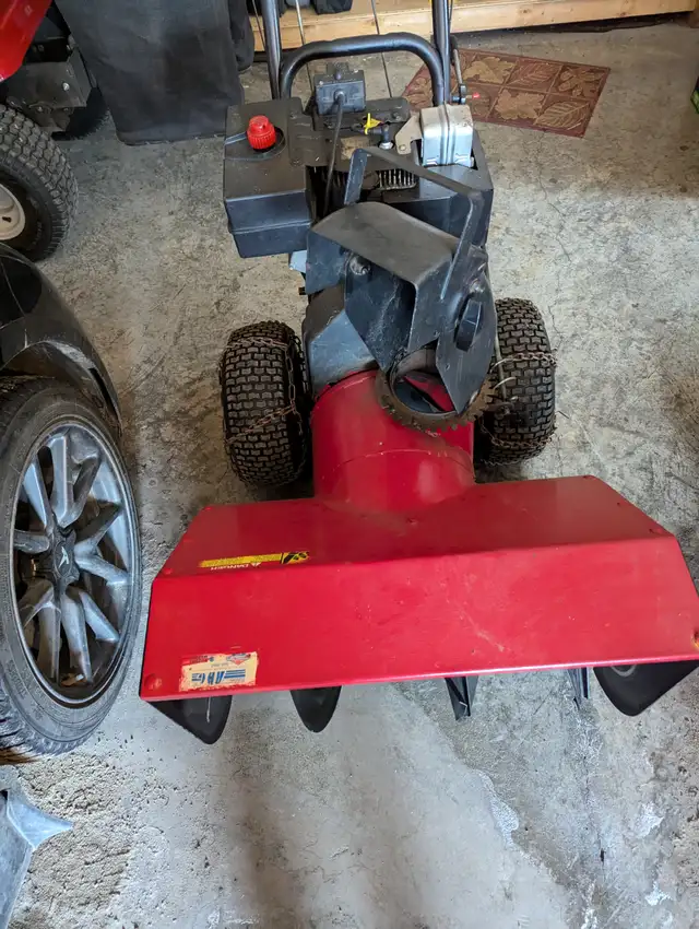 SOUFFLEUSE À NEIGE (nég.) in Snowblowers in Saguenay - Image 3