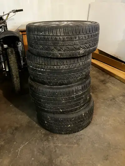 These wheels came of a 2001 Boxster S. Other than the chrome starting to peel, they are in decent us...