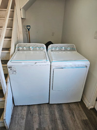 LIKE NEW GE 27" WHITE TOP-LOAD WASHER & FRONTLOAD DRYER SET