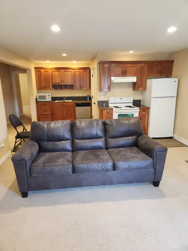 Two Bedroom Walk Out Basement Suite-West Lethbridge(Near UofL)