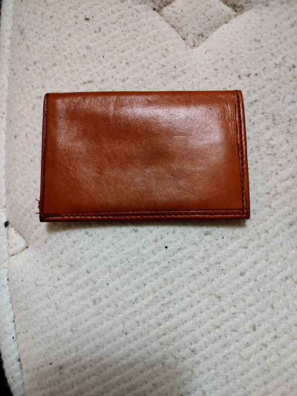 UNISEX ITALIAN FINE LEATHER BIFOLD BUSINESS/CREDIT CARD CASE NEW in Other in City of Toronto