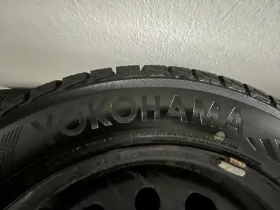 Selling a premium set of Yokohama IceGuard iG53 winter tires in almost brand-new condition, mounted...