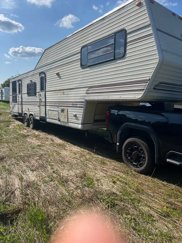 10 park models 40’’ tiny homes camper trailers living house bu in Other in Barrie - Image 7