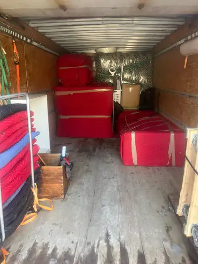 Movers / Déménageurs, View more