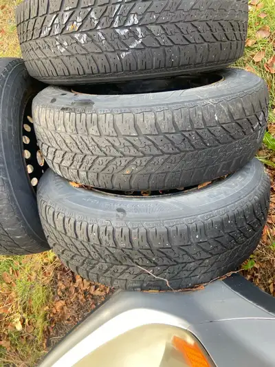 Wheels and tires came off 2018 CR-V may fit other models KIa , Hyundai $50- for wheels / tires but t...