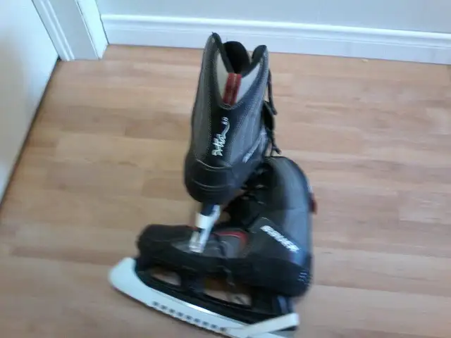 Patins à glace pour femme in Hobbies & Crafts in Lévis - Image 3