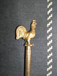1920-1950'2 Gold Stamped Propeller Swizzle-Stick Weighing 7g Wit