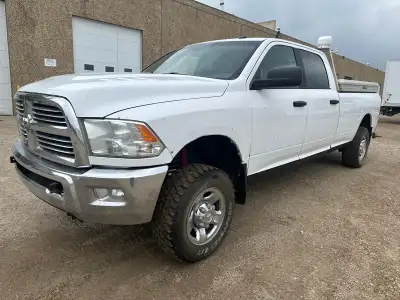 2018 Ram 2500 SLT 6.4L HEMI 4WD Crew Cab For Sale. Selling my 2018 Ram 2500 SLT with 6.4L HEMI V8 an...