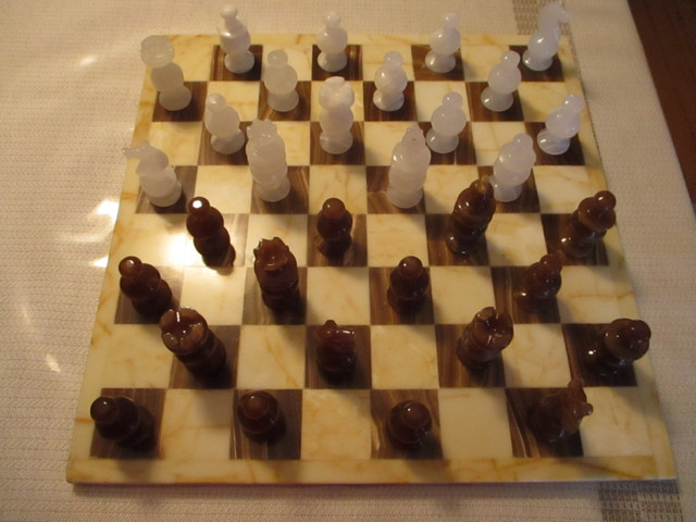 Jeux d'échecs en marbre complet, parfaite état, Mexico dans Jouets et jeux  à Saint-Jean-sur-Richelieu
