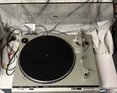 Technics SL-D20 Turntable , View more