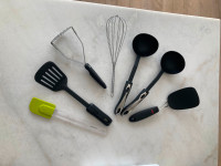 Kitchen items (utensils, measuring cups & spoons, knives etc)