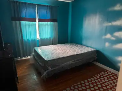 Bedroom for rent in a house in Oshawa call 416 839 0710