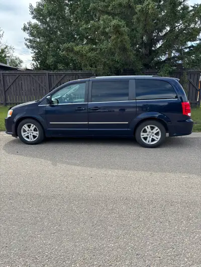 319,154 km. Fully loaded including dvd player. Given the amount of km’s it is still in good conditio...