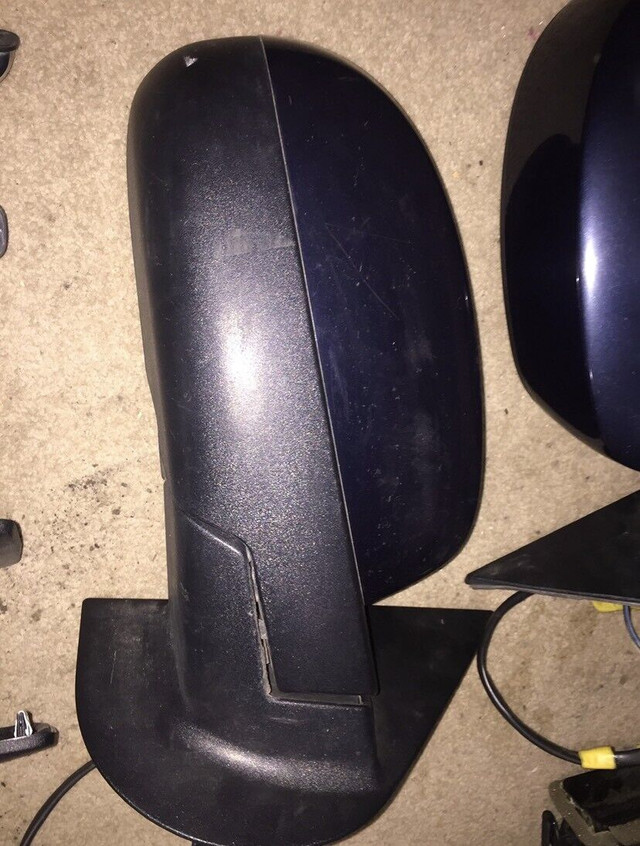 2007 - 13 GMC Chevy truck/suv oem gm mirrors in Other in Hamilton - Image 2