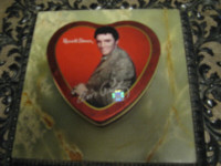 Boîte de métal d'Elvis Presley 2002.