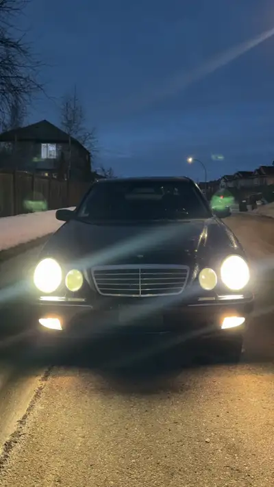 Vehicle runs/drives great no issues. 1 owner all original kms with clean carfax and with 2 keys. Lea...