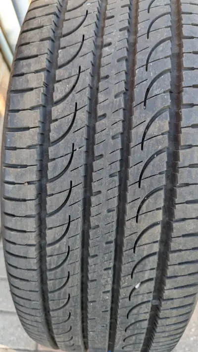 I am selling a set of 4 Yokohama all season tires. The size is P245/50R20 102V Yokohama Geolander G0...