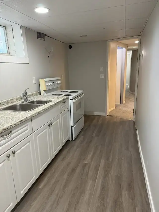 Renovated 8 Bedroom House in Hillsdale Regina | Finished Basemen in Long Term Rentals in Regina - Image 4