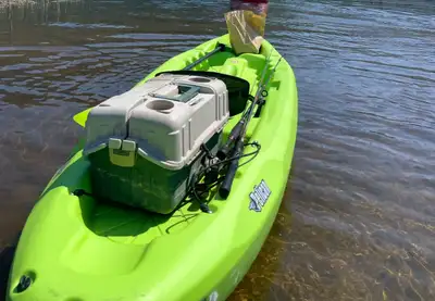 Sit on top kayak 350$ with adult life jacket large and paddles