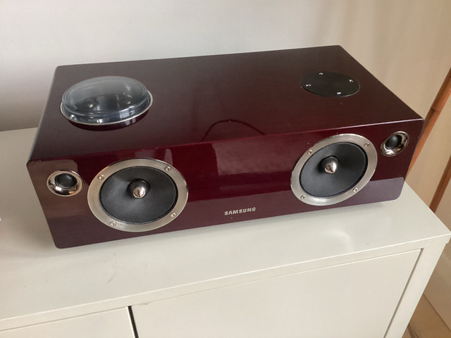 Samsung Bluetooth Speaker in Speakers in Cambridge - Image 3