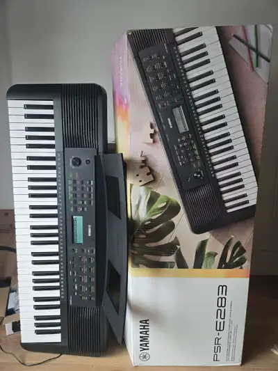 Clavier Yamaha PSR-E283 (2025), View more