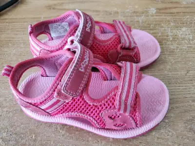 Clarks Doodles Baby Shoes Sandals Girl Great condition UK size 6.5 Clarks EU size: 23 Foot lengh: 13...