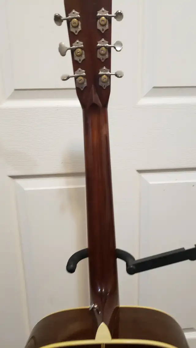 2017 Martin D-28 Acoustic Electric Guitar for Sale in Guitars in Oakville / Halton Region - Image 9