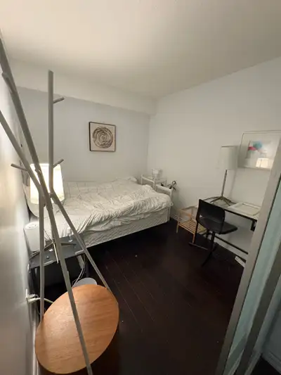 Only for female Location: 386 Yonge St, AURA Condo UofT, Place in front of College Station OCAD - 15...