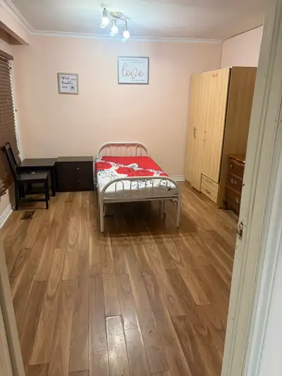 Room for rent for female from 15 October and 1st November Good location in Malton. Close to bus stop...