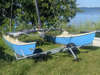 Hobie 16 complete with many recent upgrades: Trampoline in very good condition Big mama mast Bob flo...