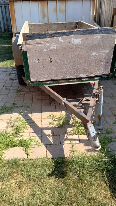 4x8 heavy duty trailer 2 inches Ball 15 inches tire Can take it lots of load