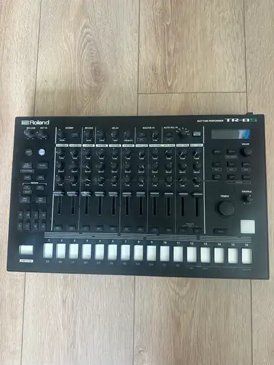 Roland TR-8S, View more