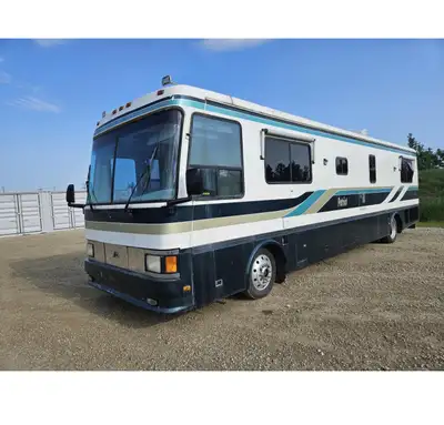 40’ 1996 Beaver Patriot Camden for sale. - 118,000 Km’s on the 330￼hp Cat 3126. - all new tires (202...