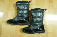 BRAND NEW, Never Worn: Cougar Women’s boots, Silver and Black