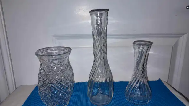 3 Clean Vases  --Very Good Cond. --Yorkton, SK62863738496898127